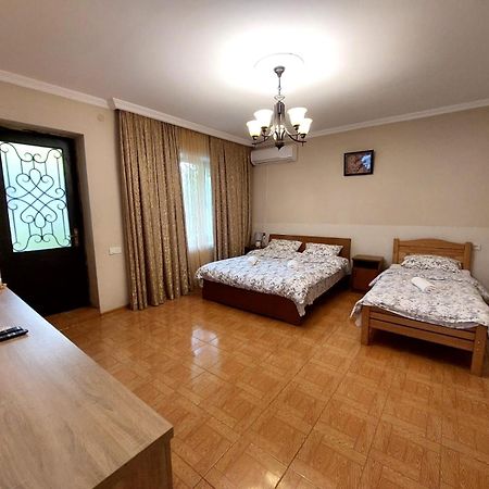Geo Kutaisi Apartment Bagian luar foto