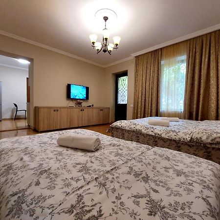 Geo Kutaisi Apartment Bagian luar foto