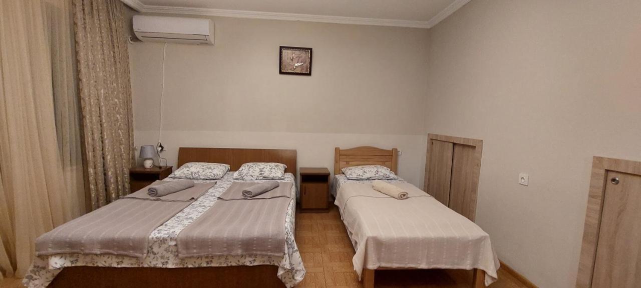 Geo Kutaisi Apartment Bagian luar foto